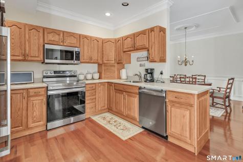 182 Summerfield Gardens Shelton CT 06484