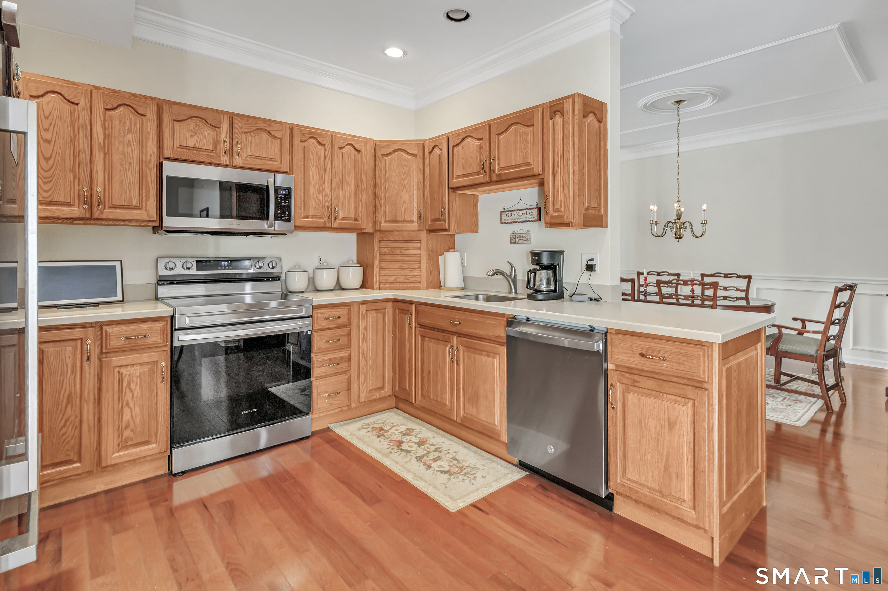 182 Summerfield Gardens Shelton CT 06484
