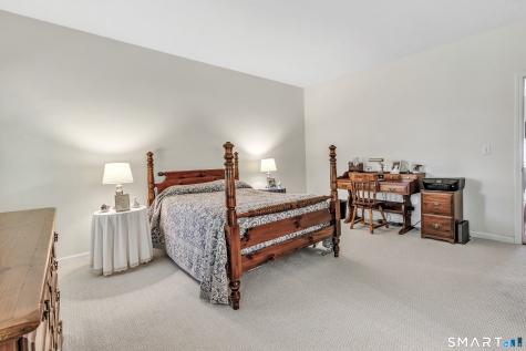 182 Summerfield Gardens Shelton CT 06484