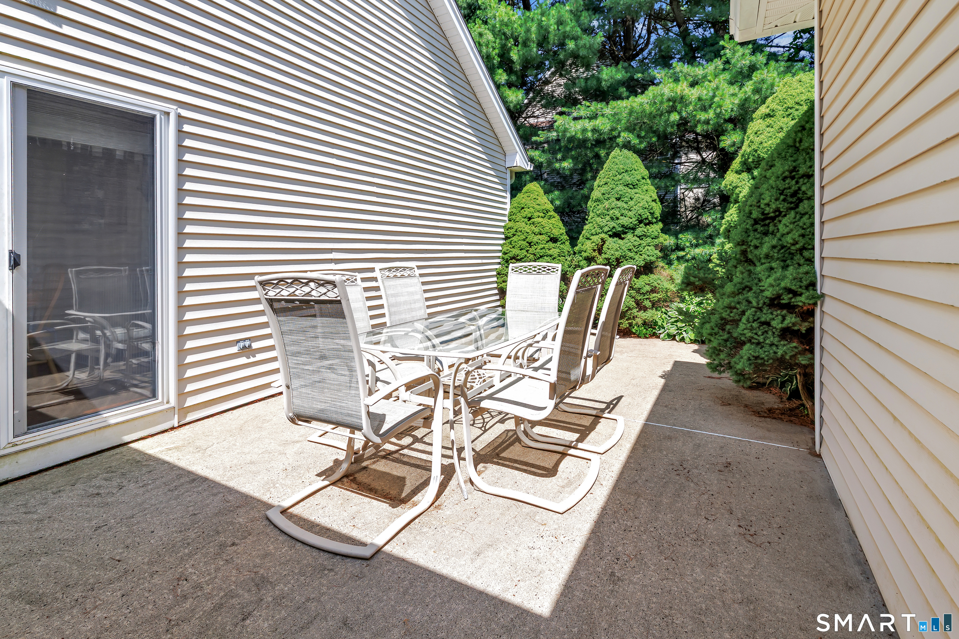 182 Summerfield Gardens Shelton CT 06484