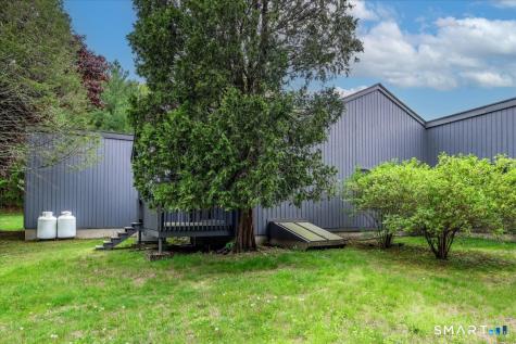 18 Hearthstone Drive Brookfield CT 06804