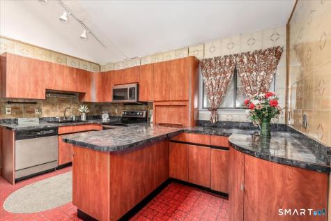 18 Hearthstone Drive Brookfield CT 06804