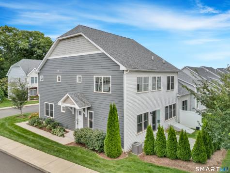 145 Mulholland Way North Haven CT 06473