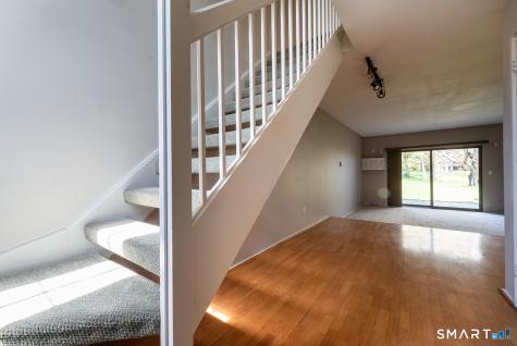 85 River Road Essex CT 06426