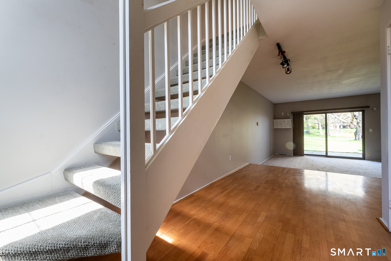 85 River Road Essex CT 06426