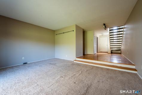 85 River Road Essex CT 06426