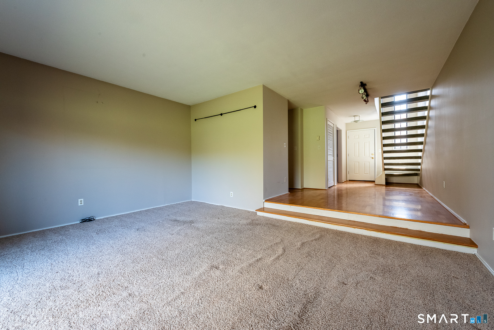 85 River Road Essex CT 06426