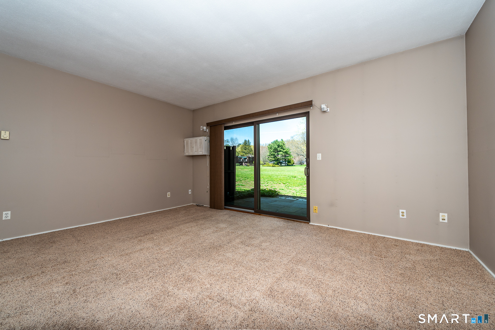 85 River Road Essex CT 06426
