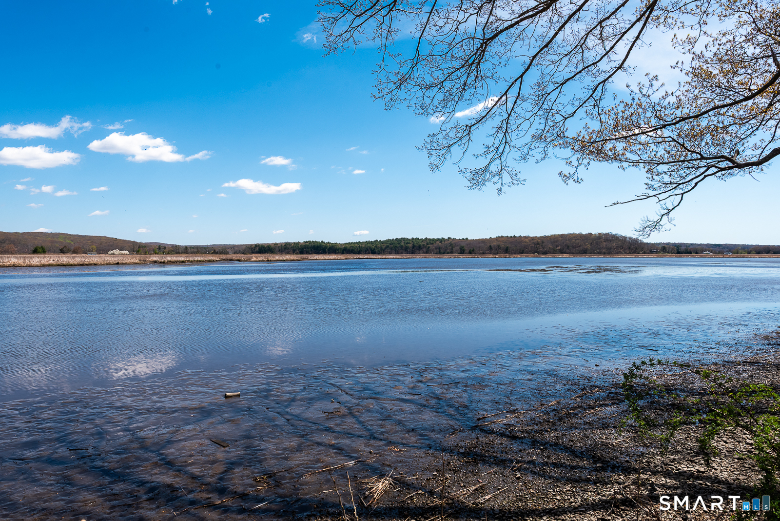 85 River Road Essex CT 06426