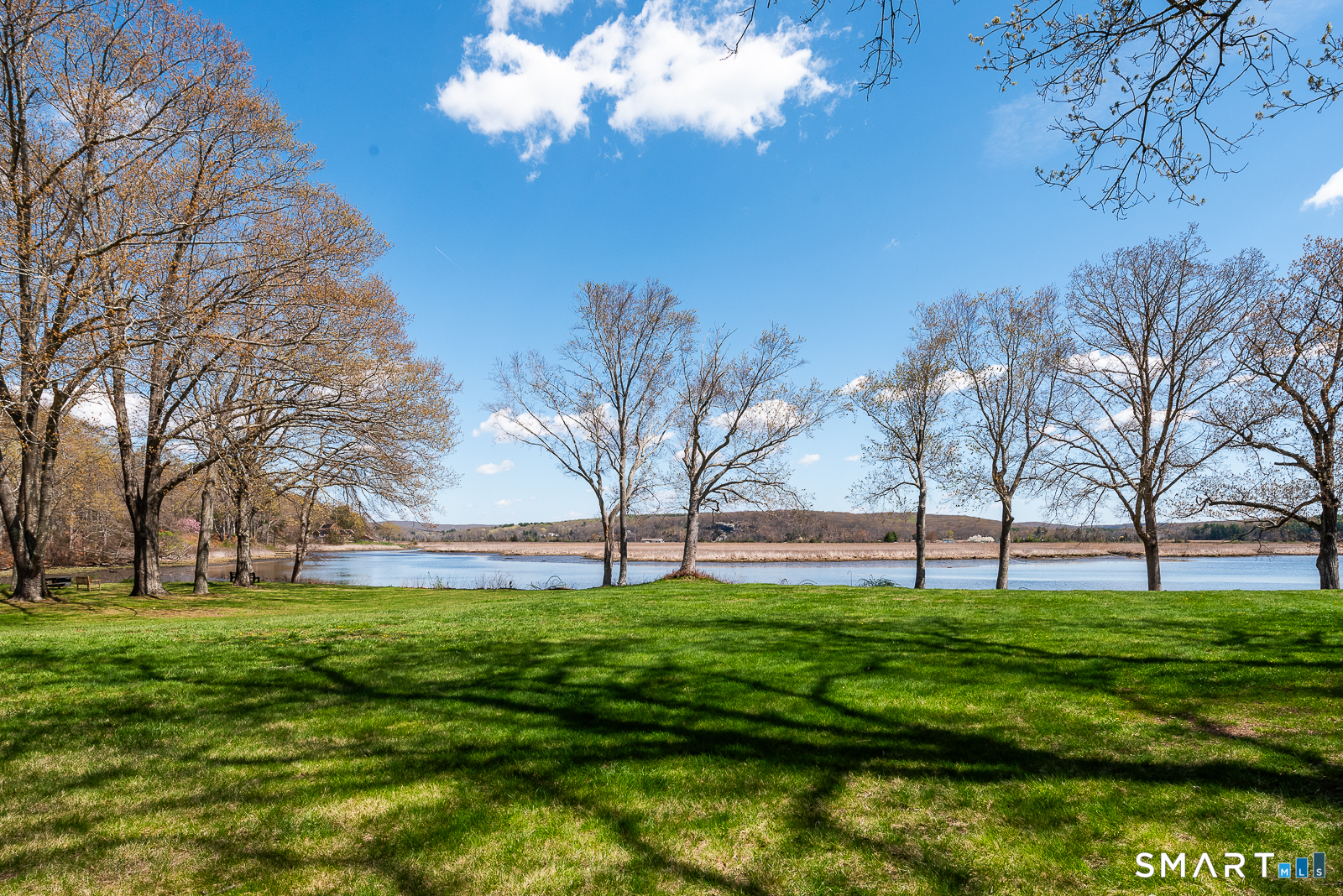 85 River Road Essex CT 06426