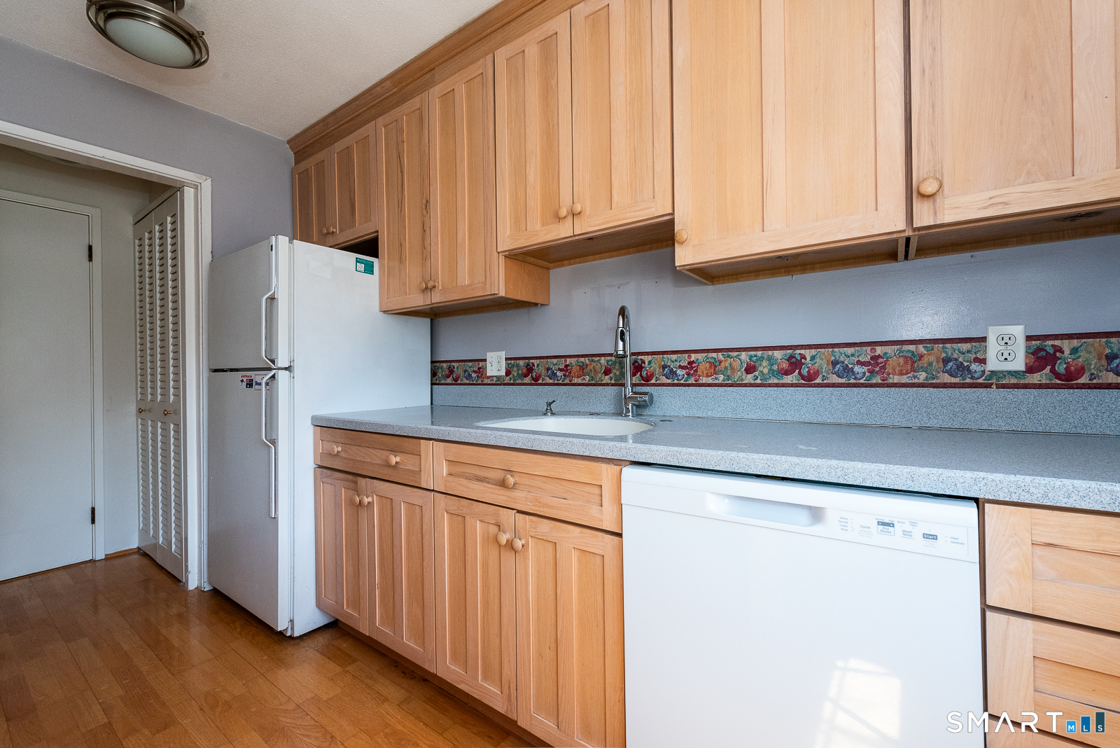 85 River Road Essex CT 06426