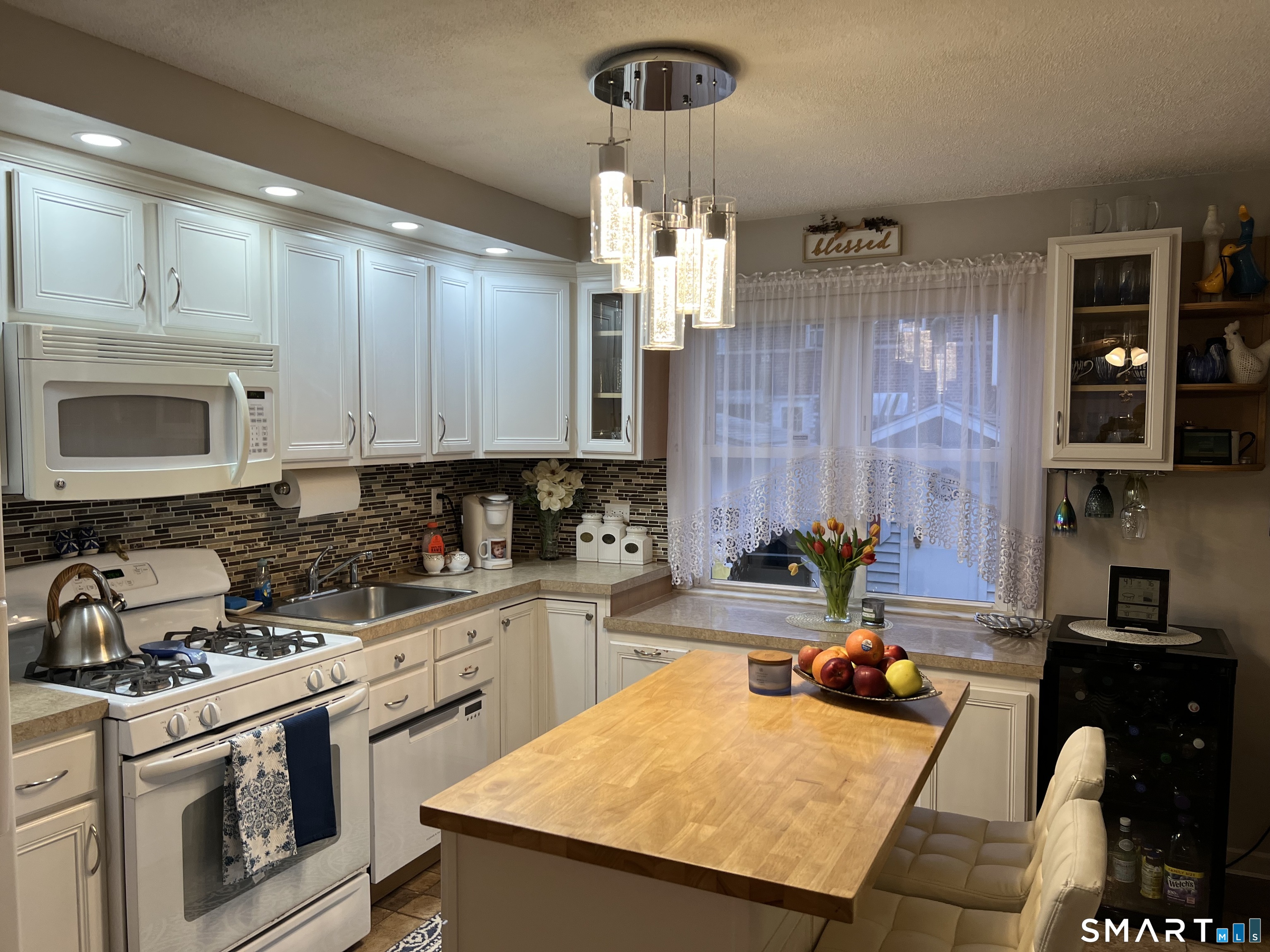 272 Court D, Bld 54 Court Bridgeport CT 06610