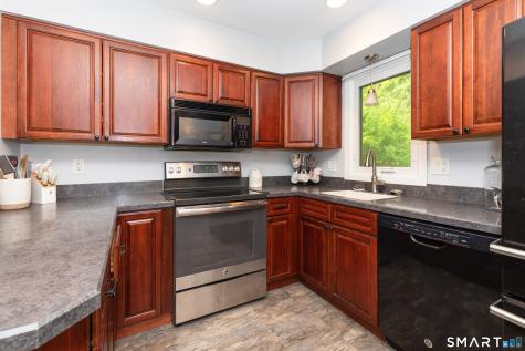 20 Twin Oaks New Milford CT 06776