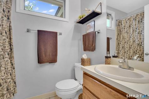 55 Apple Hill Newington CT 06111