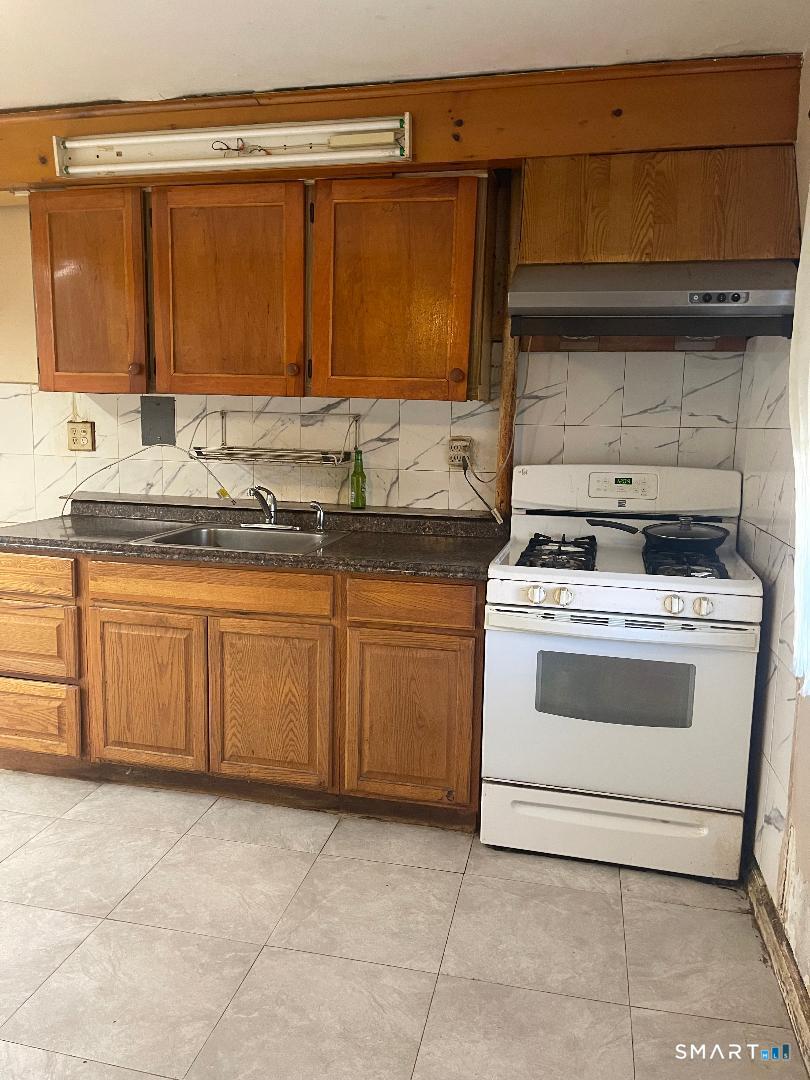 174 Courtd, Bld62 Success Avenue Bridgeport CT 06610