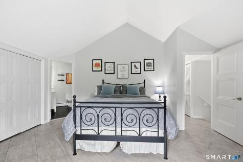 8 Staunton Court Farmington CT 06032
