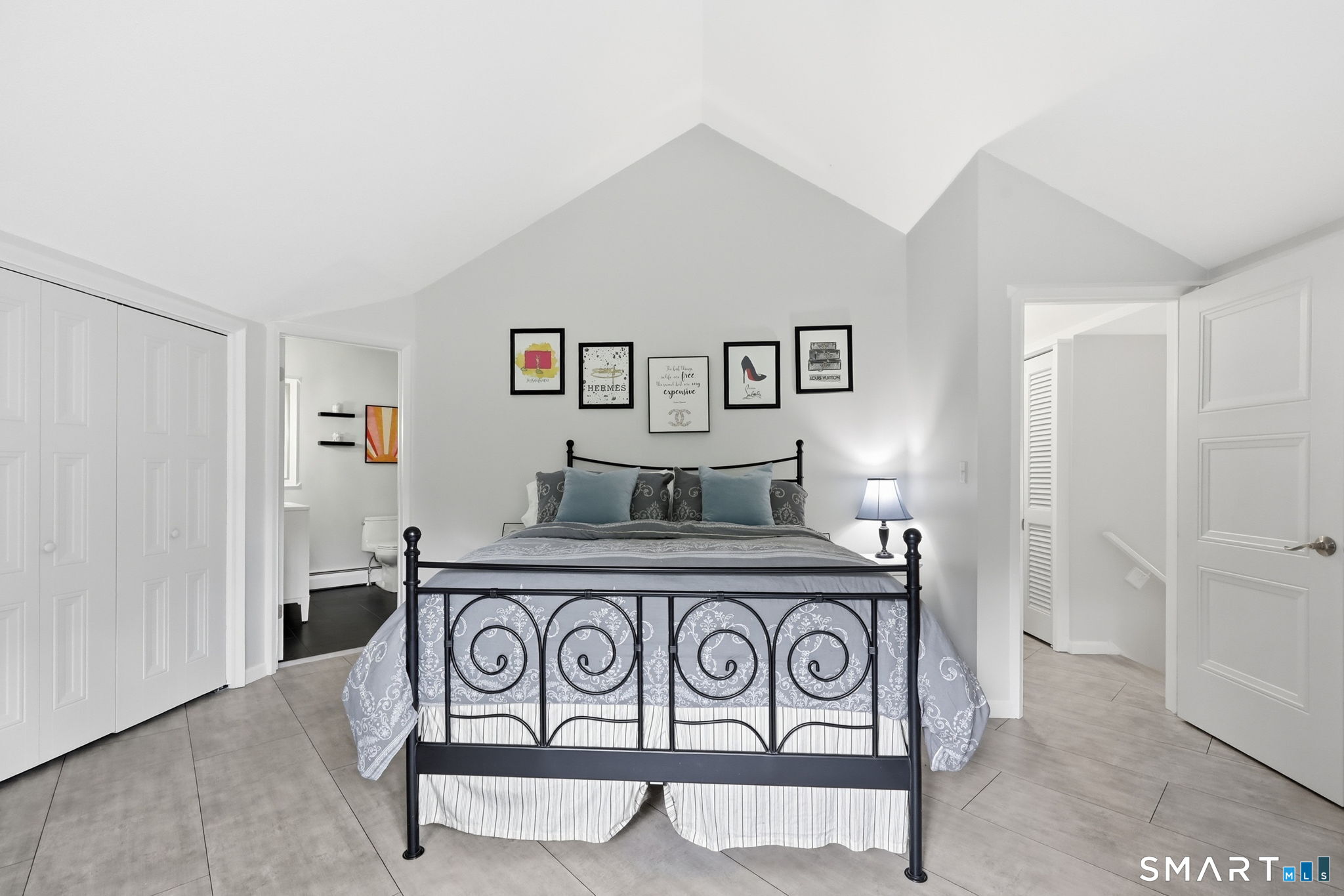 8 Staunton Court Farmington CT 06032