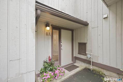 8 Staunton Court Farmington CT 06032