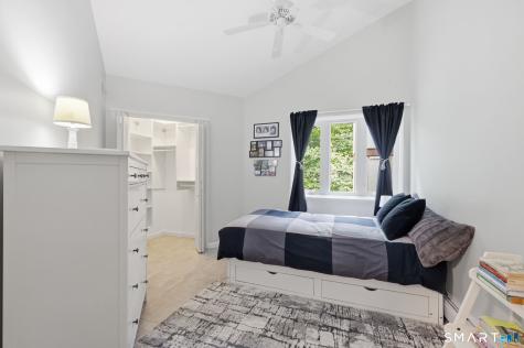 8 Staunton Court Farmington CT 06032