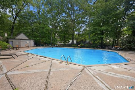 8 Staunton Court Farmington CT 06032