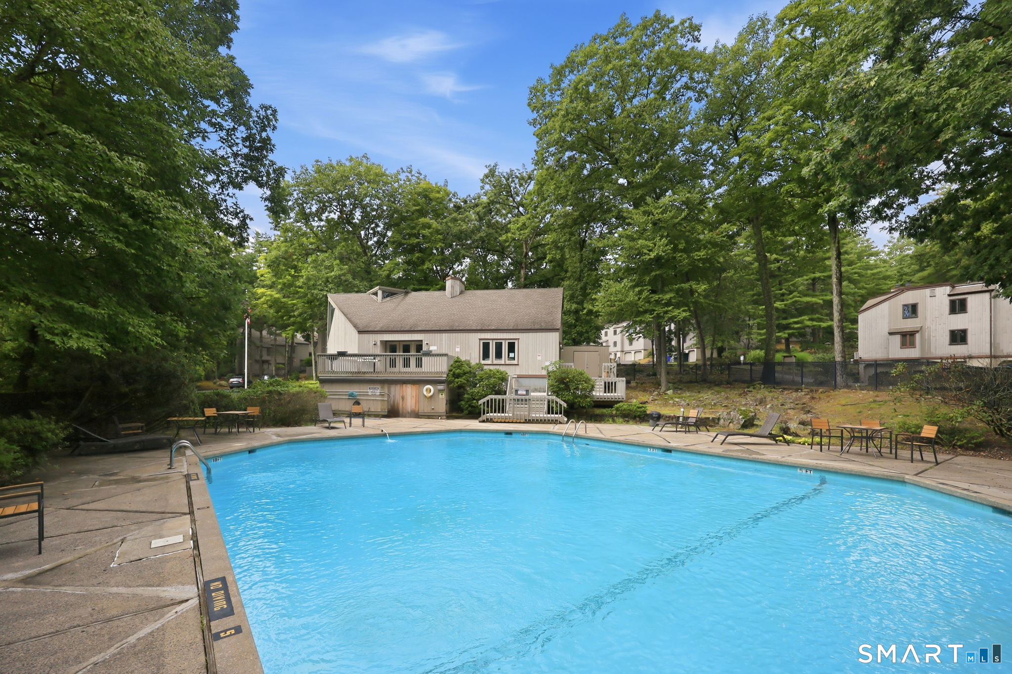 8 Staunton Court Farmington CT 06032