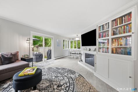 8 Staunton Court Farmington CT 06032