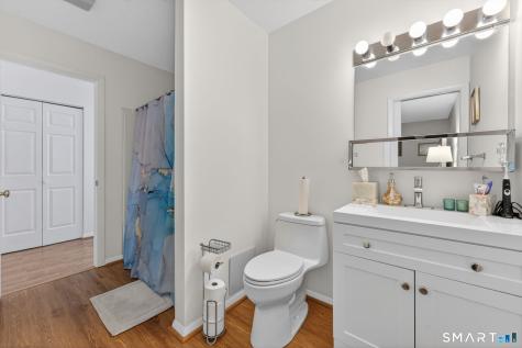 6 Lakeview Drive Branford CT 06405