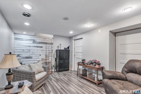 138 Shagbark Drive Derby CT 06418