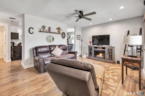 138 Shagbark Drive Derby CT 06418