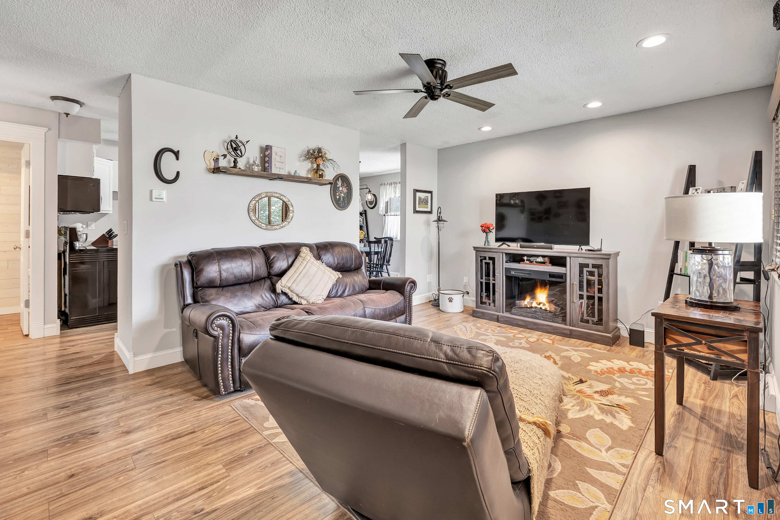 138 Shagbark Drive Derby CT 06418