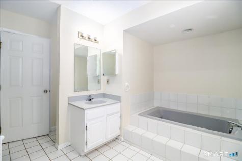 29 Ledgewood Drive Brookfield CT 06804