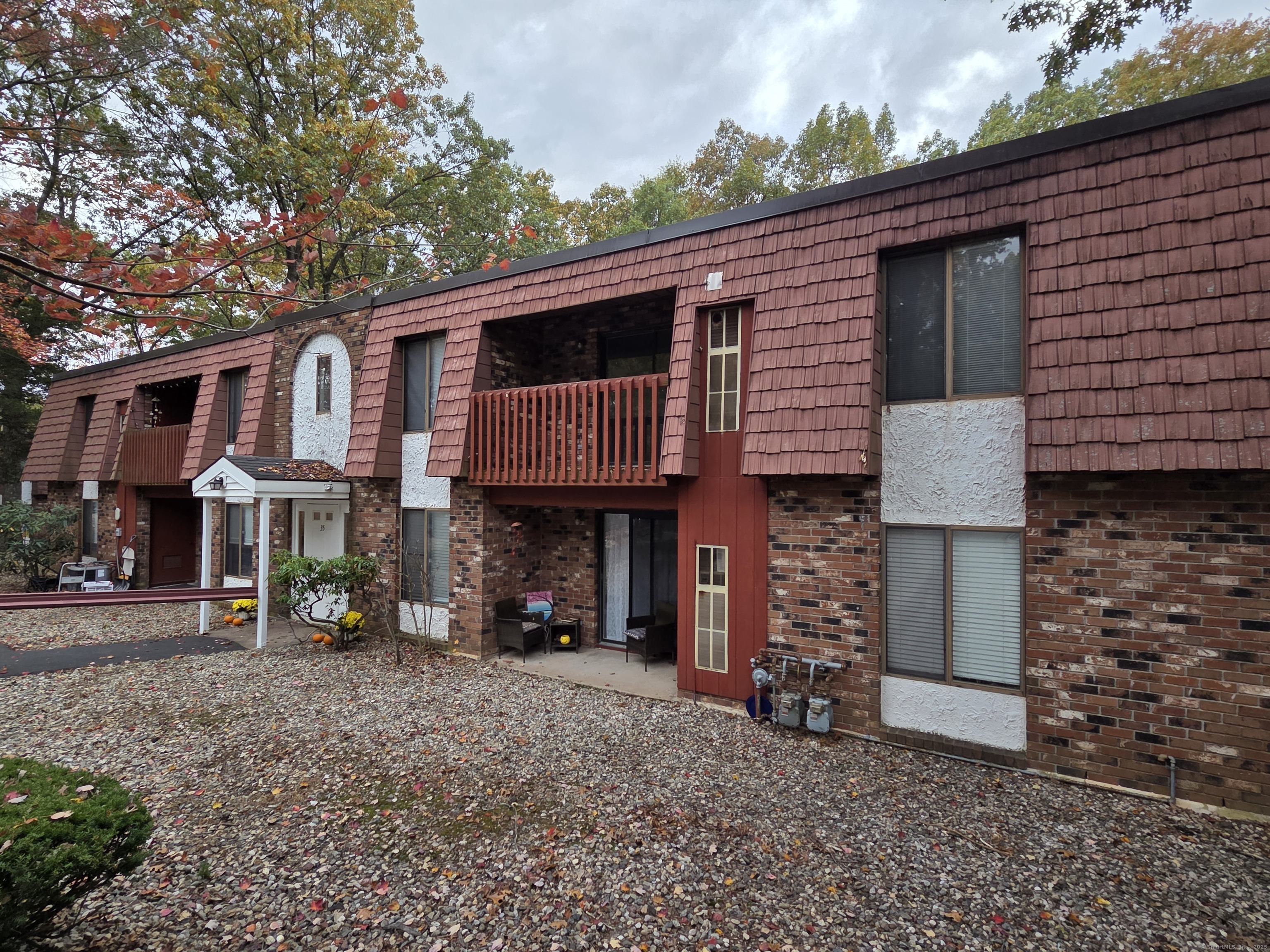 35 Woodsedge Drive Newington CT 06111