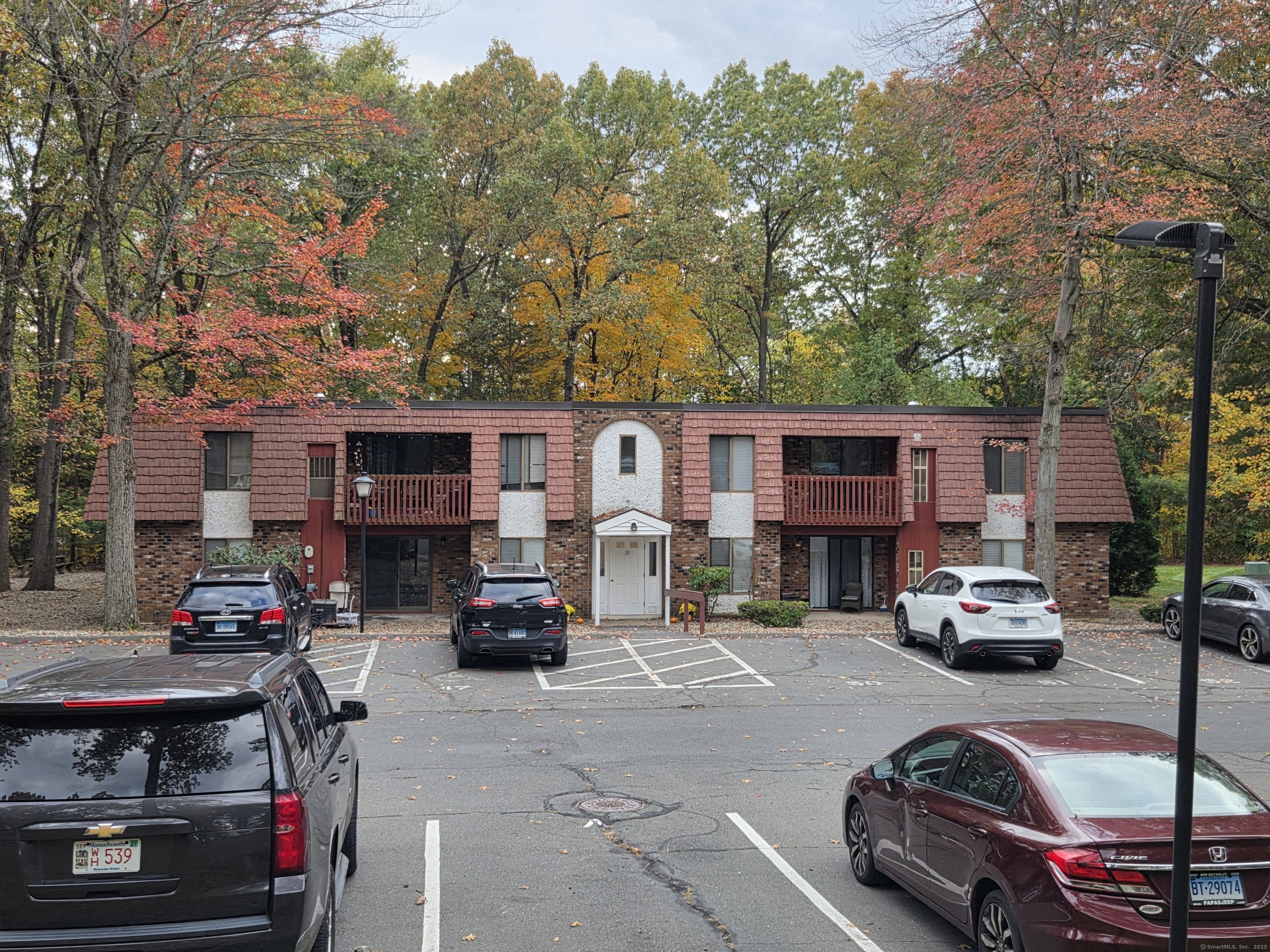 35 Woodsedge Drive Newington CT 06111
