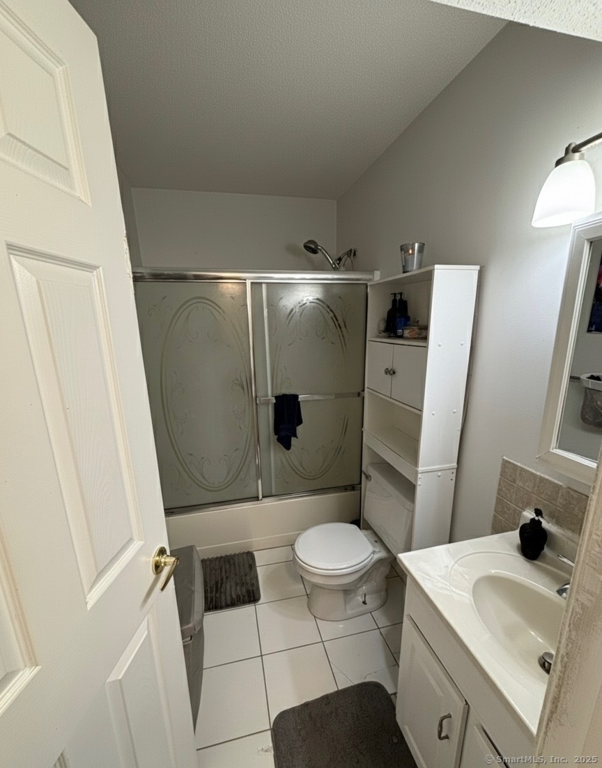 35 Woodsedge Drive Newington CT 06111