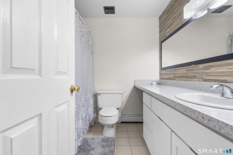 134 Williamstown Court Newington CT 06111