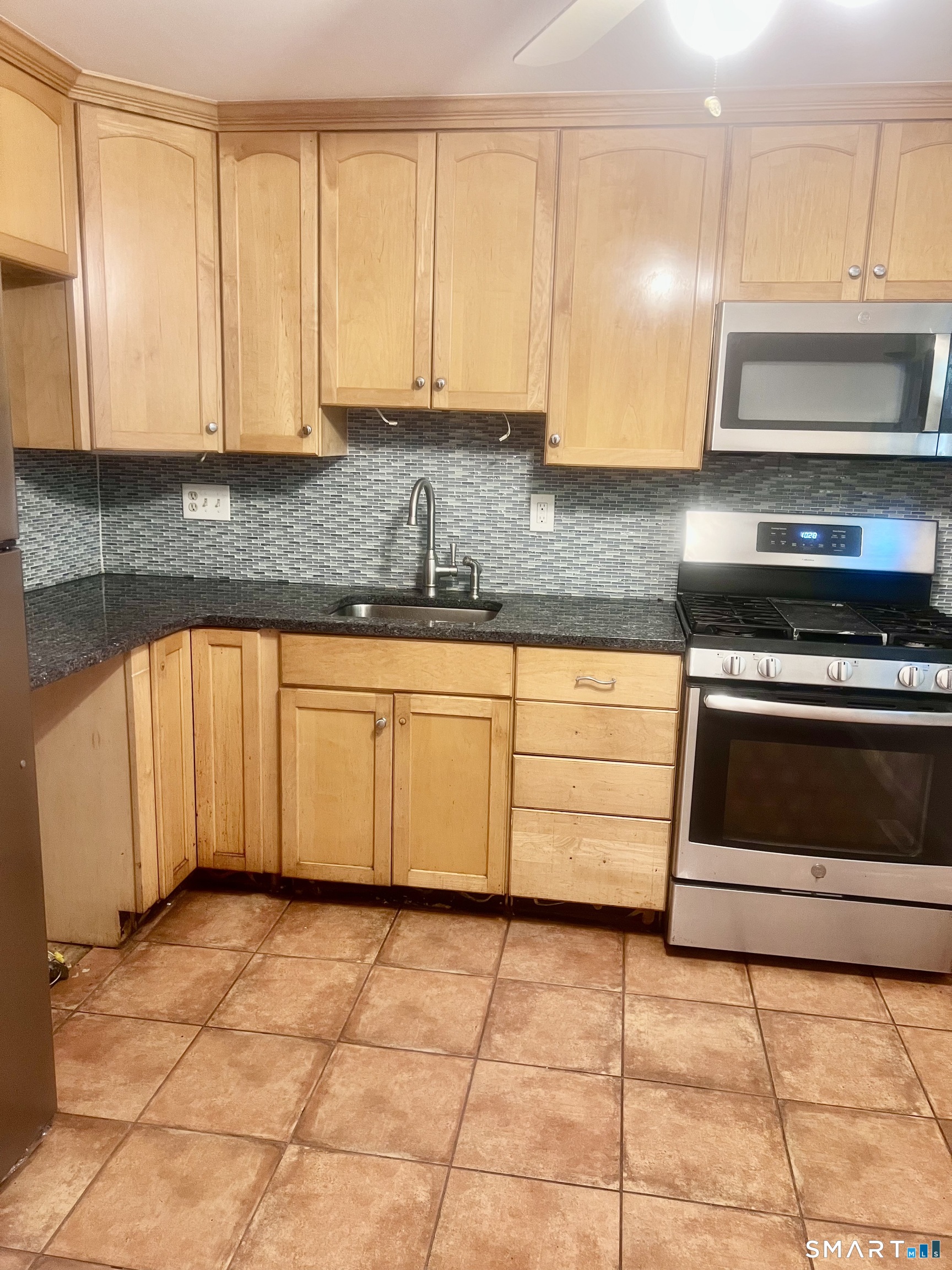 82 East Gate Lane Hamden CT 06514