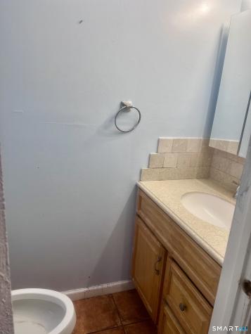 82 East Gate Lane Hamden CT 06514