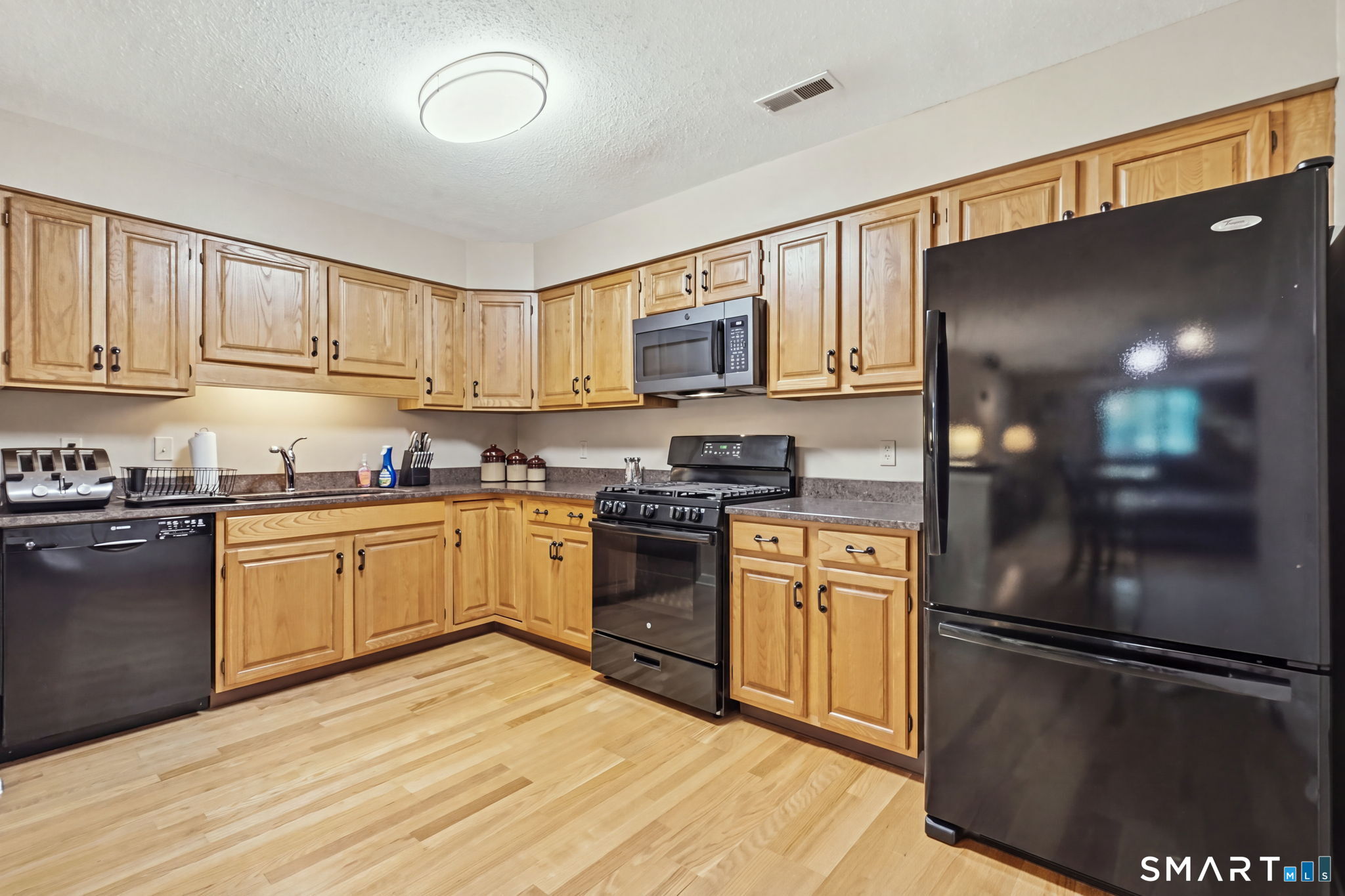 304 Ashmead Commons Enfield CT 06082