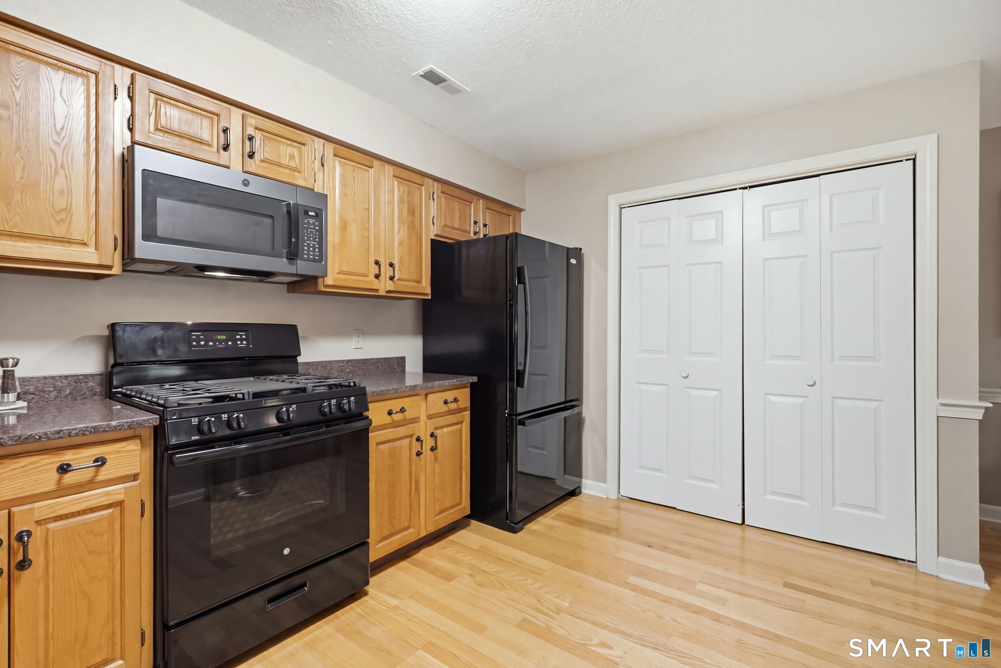 304 Ashmead Commons Enfield CT 06082