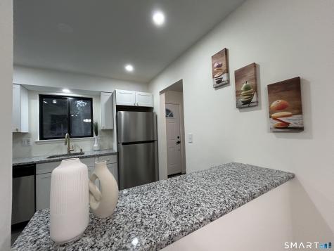 38 Sutton Place Bloomfield CT 06002