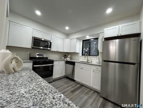 38 Sutton Place Bloomfield CT 06002