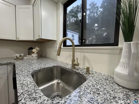 38 Sutton Place Bloomfield CT 06002