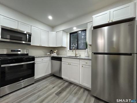 38 Sutton Place Bloomfield CT 06002