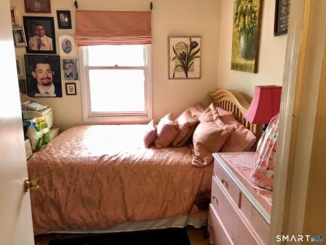 30 Yarrington Court Bridgeport CT 06607