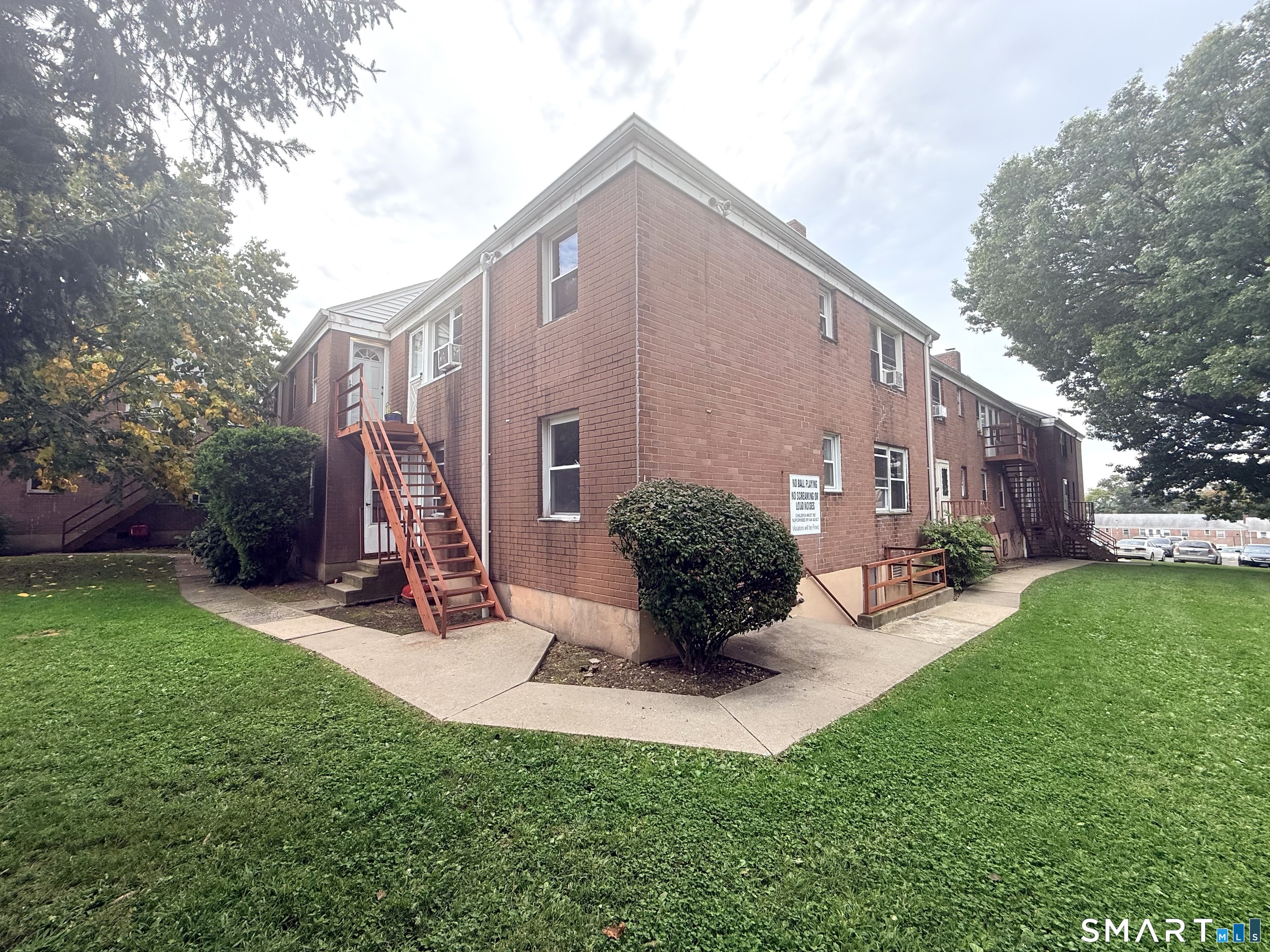 1076 East Main Street Stamford CT 06902