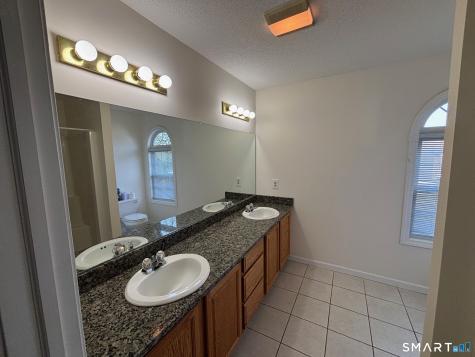83 Danny's Way Wallingford CT 06492