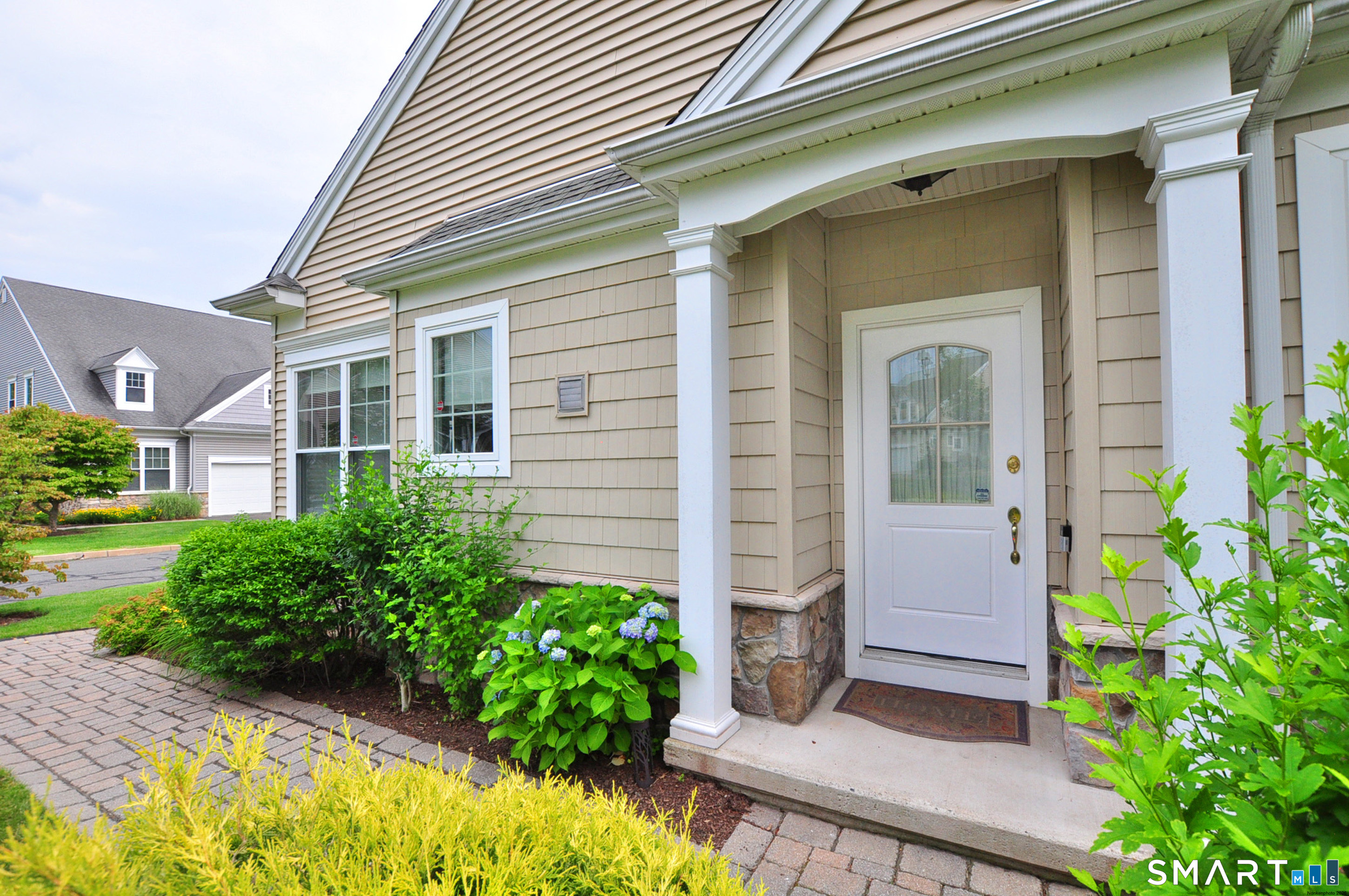 104 Bradford Walk Farmington CT 06032