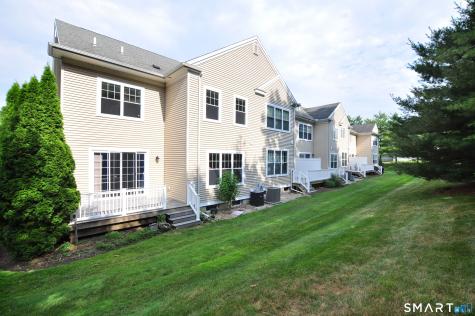 104 Bradford Walk Farmington CT 06032