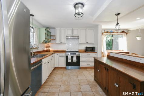 126 Highland Street Manchester CT 06040