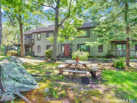 31 Harbour Village Branford CT 06405